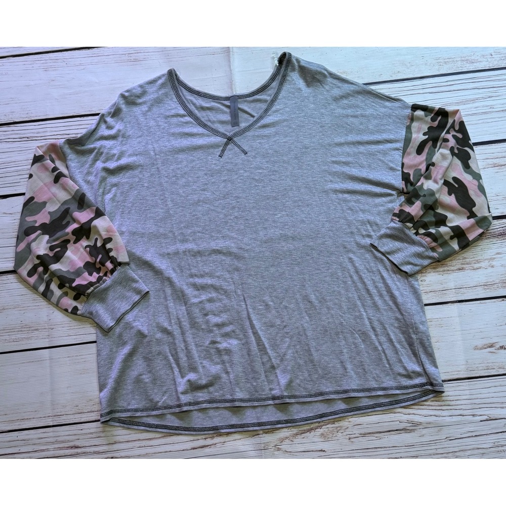 Honeyme Curvy Womens Gray Pink Camo Sleeve V-Neck Top Plus Size XXXL